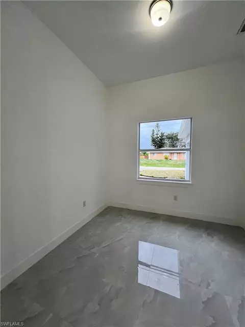 912 Sally Ave N, Lehigh Acres, FL 33971
