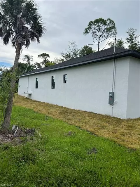 184 6th St, Naples, FL 34113 photo 2