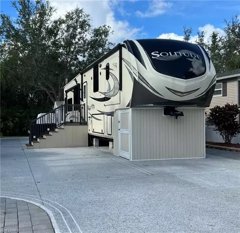 1482 Diamond Lake Cir, Naples, FL 34114