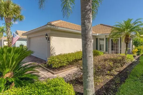 8697 Querce Ct, Naples, FL 34114 photo 6