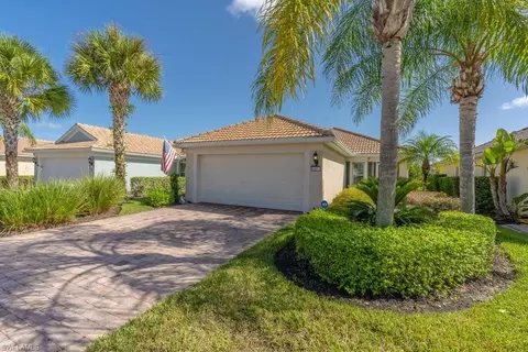 8697 Querce Ct, Naples, FL 34114 photo 4