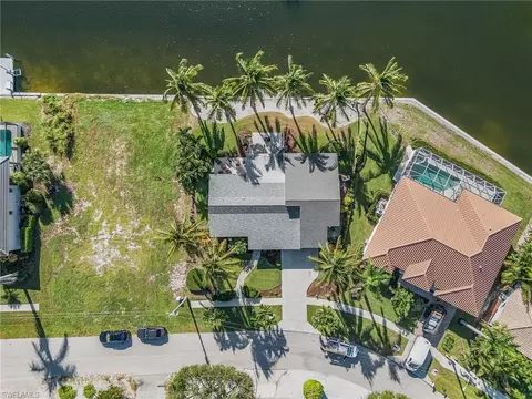 833 Wintergreen Ct, Marco Island, FL 34145