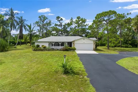 124 Eugenia Dr, Naples, FL 34108