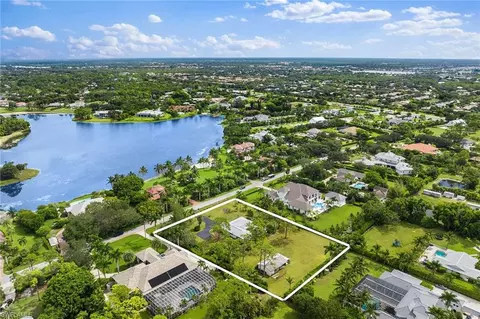124 Eugenia Dr, Naples, FL 34108 photo 3