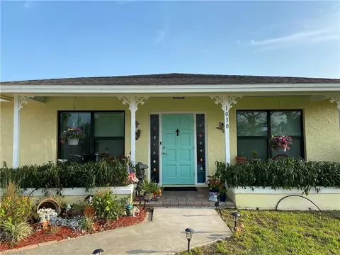 1030 Alhambra Cir S, Naples, FL 34103