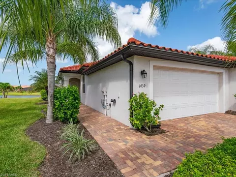 1439 Oceania Dr S, Naples, FL 34113