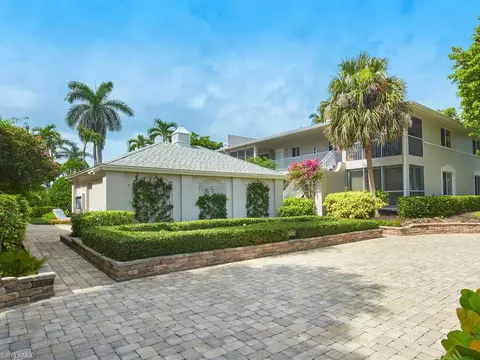 628 7th Ave S #A-628, Naples, FL 34102