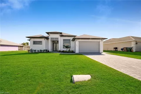 924 NE 11th St, Cape Coral, FL 33909