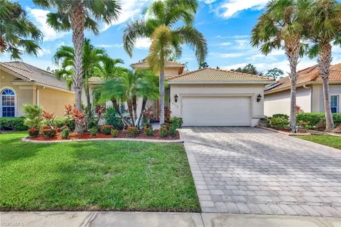 8130 Valiant Dr, Naples, FL 34104 photo 2