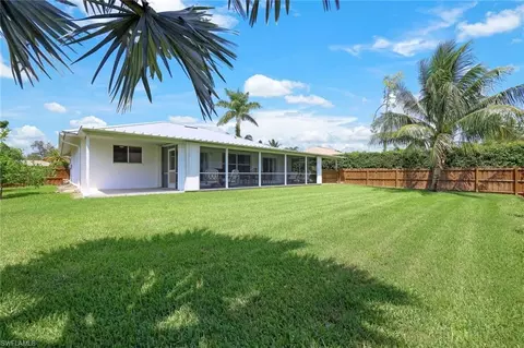 282 Madison Dr, Naples, FL 34110 photo 2
