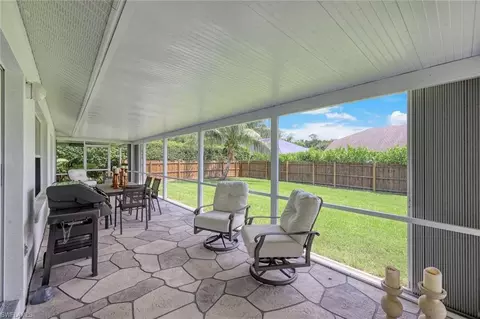 282 Madison Dr, Naples, FL 34110 photo 15