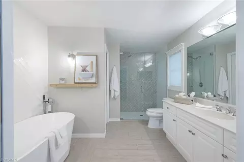 282 Madison Dr, Naples, FL 34110 photo 18