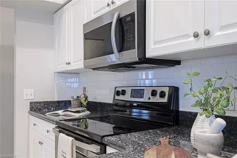 282 Madison Dr, Naples, FL 34110 photo 12
