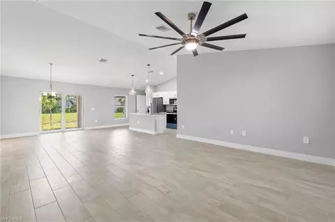 2518 NE 7th Pl, Cape Coral, FL 33909