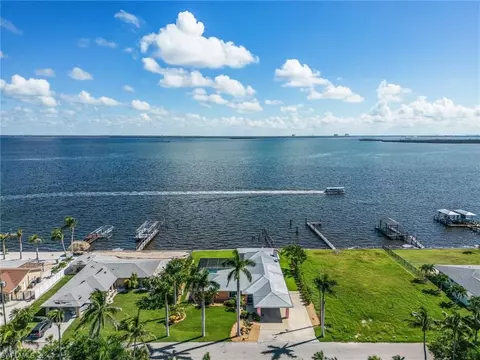 2242 Eighth Ave, Saint James City, FL 33956