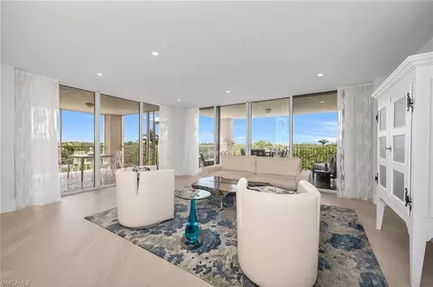 6597 Nicholas Blvd #401, Naples, FL 34108