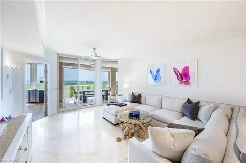 7117 Pelican Bay Blvd #708, Naples, FL 34108