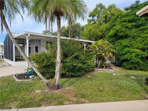 10 Grosbeak Ln #10, Naples, FL 34114