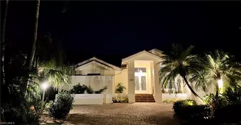 5571 Harborage Dr, Fort Myers, FL 33908