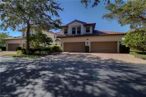 8204 Saratoga Dr #302, Naples, FL 34113