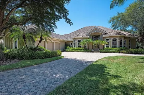 1719 Persimmon Dr, Naples, FL 34109