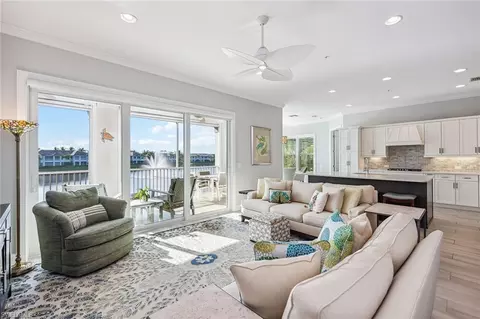 8022 Signature Club Cir #4-202, Naples, FL 34113