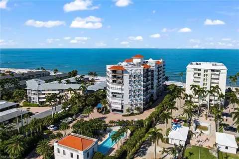 1221 Gulf Shore Blvd N #903, Naples, FL 34102