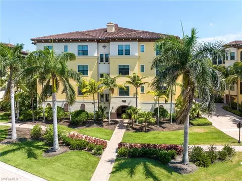 2751 Tiburon Blvd #102, Naples, FL 34109