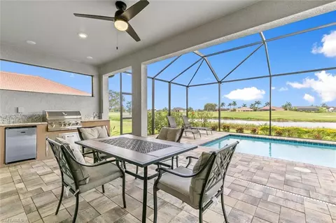18006 Sandtrap Dr, Naples, FL 34114