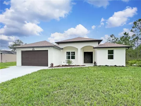 916 Rush Ave, Lehigh Acres, FL 33972