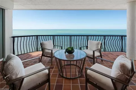 1221 Gulf Shore Blvd N #902, Naples, FL 34102