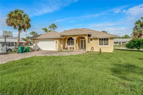 140 12th St NE, Naples, FL 34120
