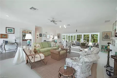 861 Swallow Pt, Naples, FL 34105 photo 9
