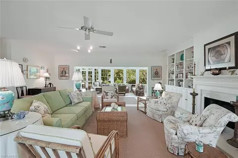 861 Swallow Pt, Naples, FL 34105 photo 4