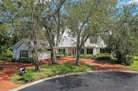 861 Swallow Pt, Naples, FL 34105 photo 2