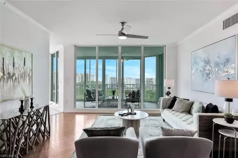 300 Dunes Blvd #605, Naples, FL 34110