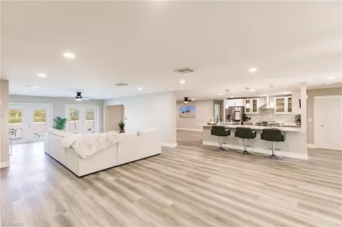 362 Pinehurst Cir, Naples, FL 34113