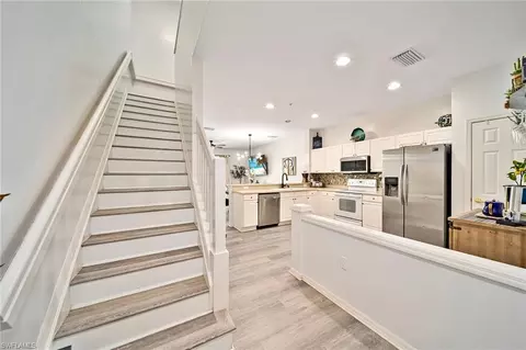 816 Hampton Cir, Naples, FL 34105 photo 28