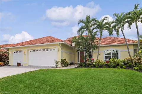 9796 Alhambra Ln, Bonita Springs, FL 34135