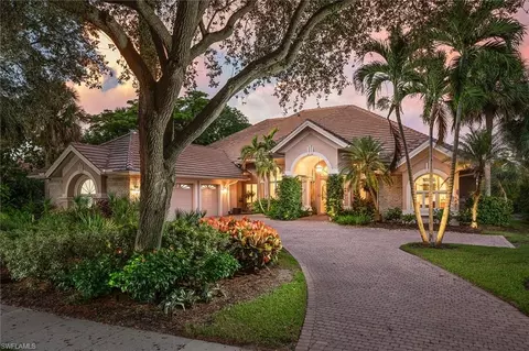 874 Barcarmil Way, Naples, FL 34110