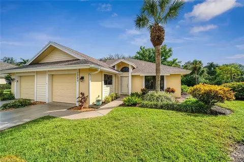 1390 Park Lake Dr, Naples, FL 34110