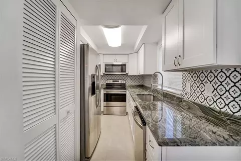 1251 7th Ave N #307, Naples, FL 34102