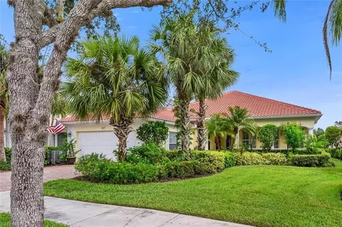 8017 Wilfredo Ct, Naples, FL 34114
