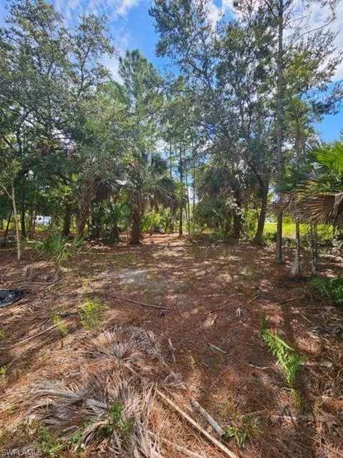 3043 2nd St NW, Naples, FL 34120