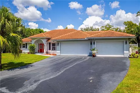 2531 White Blvd, Naples, FL 34117