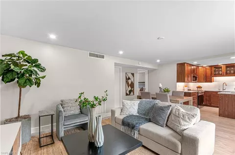 538 Broad Ave S #538, Naples, FL 34102
