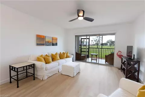 37 High Point Cir E #103, Naples, FL 34103 photo 2