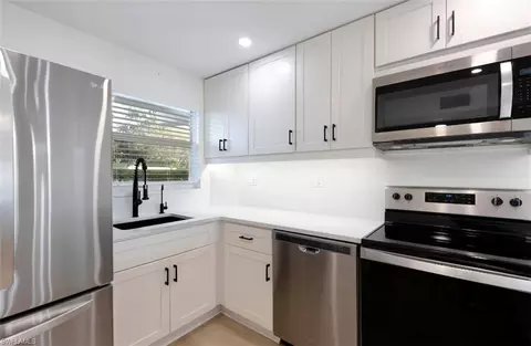 37 High Point Cir E #103, Naples, FL 34103 photo 11