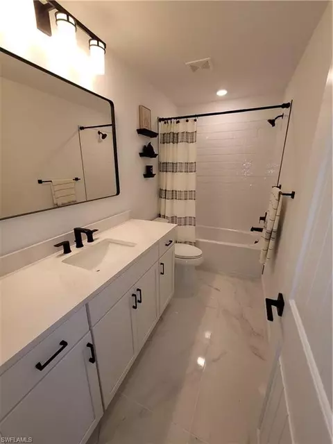 Bath - 20439 Pebble Glen Dr, Estero, FL 33928 photo 4 of 7