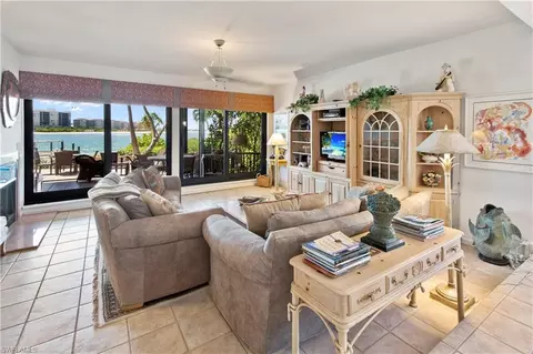 313 La Peninsula Blvd #313, Naples, FL 34113 photo 2